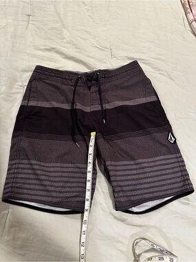 Volcom Men's Black and Dark Gray Striped Board Shorts